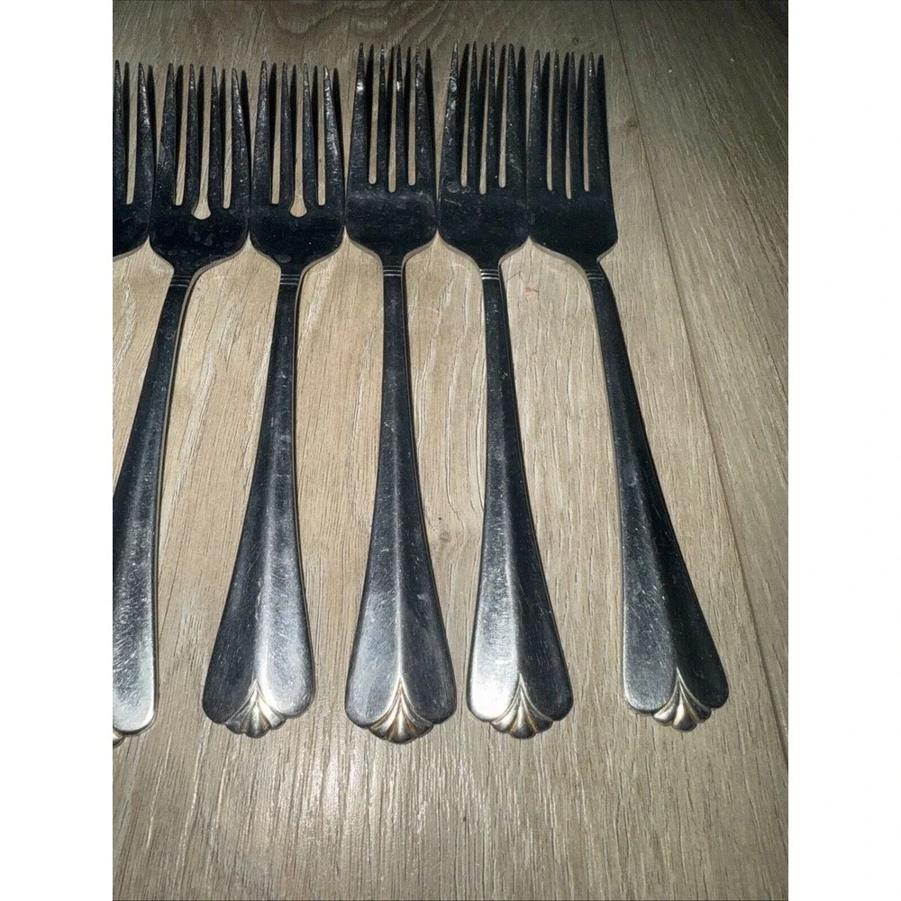 7 PCs Rogers COUNTRY SHELL GOLD Glossy Gold Tip Flatware Dinner Fork Salad *read